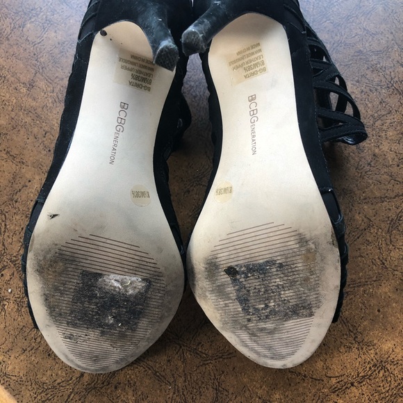 GUC Black Stencil Heels - Picture 4 of 6